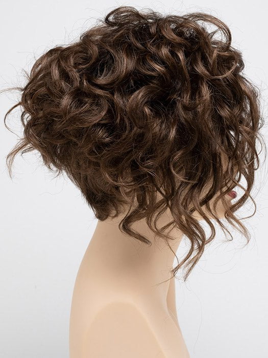 MACCHIATO | A blend of Chestnut Brown and Soft Dark Blonde with Dark Brown Roots