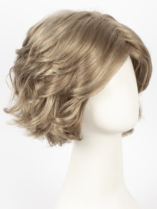 18-22 | Medium Ash Blonde blended with Platinum Blonde