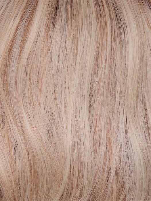 SEA-SALT-BLOND-R | A perfect mixture of cool, icy-blond and warm-dark blond. The rich brown root tone enhances the modern appearance