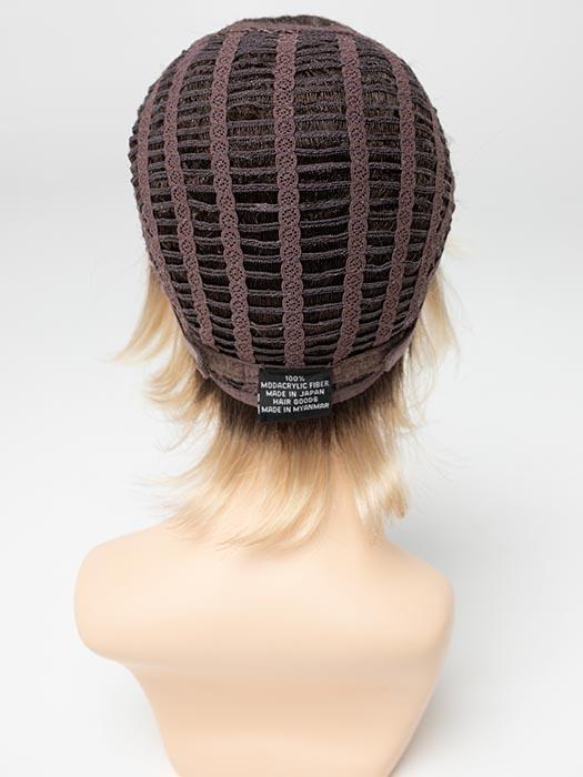 Open weft machine back providing superior ventilation