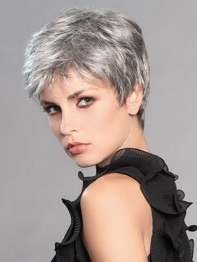 The hand-tied mono crown gives the perfect lift in the crown area with soft wispy bangs