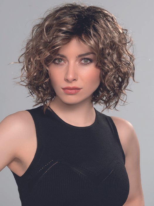 ONDA by Ellen Wille in NUT MULTI SHADED 830.26.27 | Medium Brown base with Light Golden Blonde highlights and Light Auburn lowlights