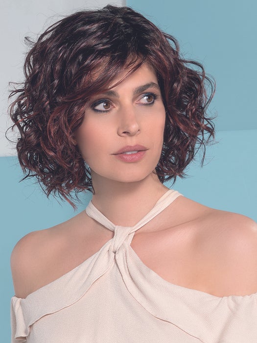 A wavy bob that falls just above the shoulders