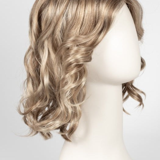 12FS12 MALIBU BLONDE | LIght Gold Brown, Light Natural Gold Blonde, Pale Natural Gold-Blonde Blend, Shaded with Light Gold Brown