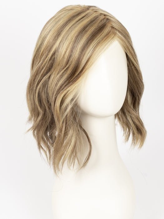 24BT18 ECLAIR | Dark Natural Gold Blonde & Light Natural Gold Blonde Blend with Light Natural Gold Blonde Tips