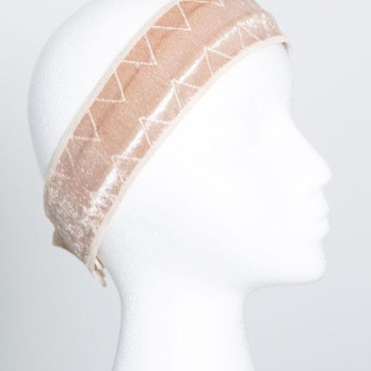 Lined with a patent-pending silicone non-slip grip strip for those with thinning or no hair